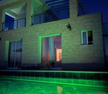 Agios Georgios Pegeias House | QUEEN EVRIDIKI & VILLA PANORAMA