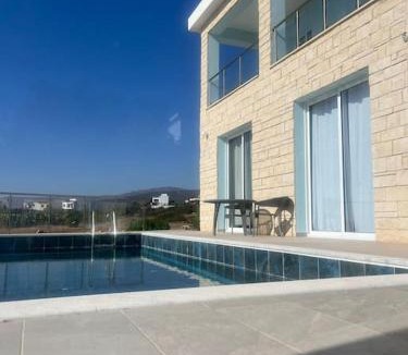 Agios Georgios Pegeias Villa | Queen Eyridiki Luxury Villa 2