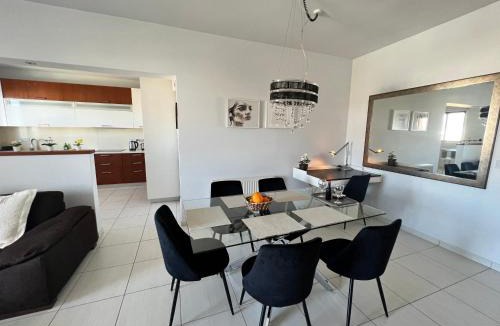 Ayios Dhometios Apartment | Queens Boutique Apartment 2BR