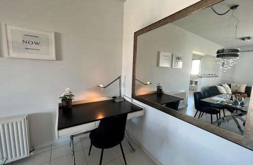 Ayios Dhometios Apartment | Queens Boutique Apartment 2BR