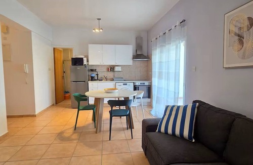 Potamos tis Germasogeias Apartment | Quiet 1BR + Pool, 300m to beach, 100m to Supermarket, Walk to Dining
