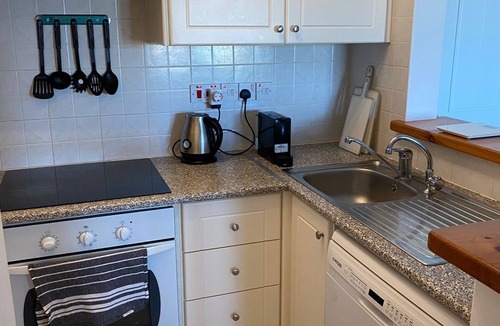 Moutallos Apartment | Regina Gardens 1, Venus Beach -6 min, Sunset Sea View, Gated Complex