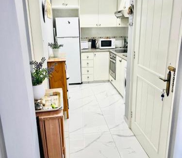Old Town Apartment | Regina Gardens Sunset with Fast Free Wi-Fi and Late Check-Out