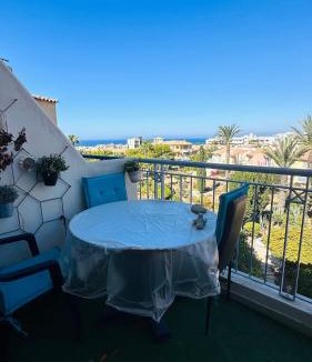 Old Town Apartment | Regina Gardens Sunset with Fast Free Wi-Fi and Late Check-Out