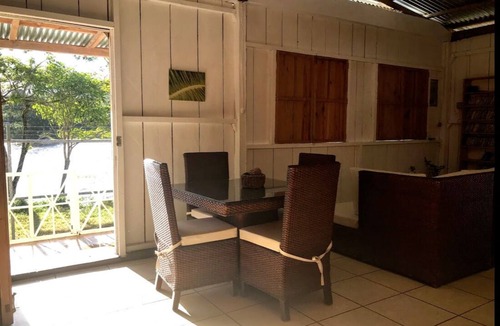 Puertas Azules House | Relájate y disfruta de Cabaña Apanas