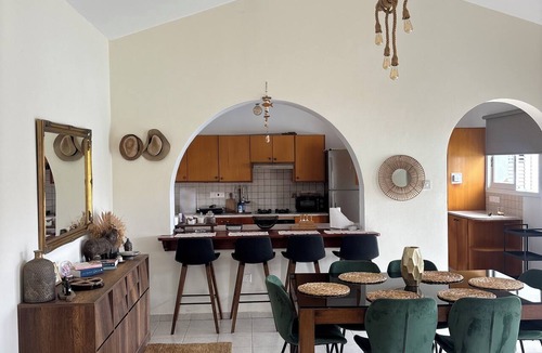 Emba House | RELAX IN A PRIVATE 3 BEDROOMS BUNGALOW WITH SWIMMING POOL.