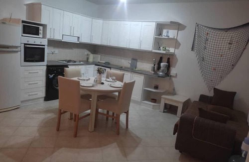 Gastria House | Remarkable 1-Bed House
