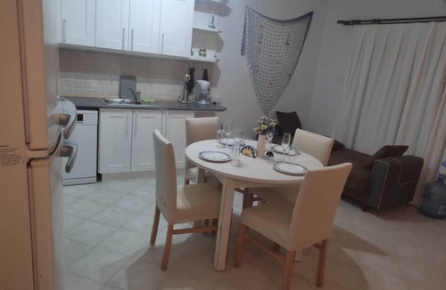 Gastria House | Remarkable 1-Bed House