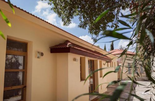 Zoopigi House | Retreat Centre Cyprus