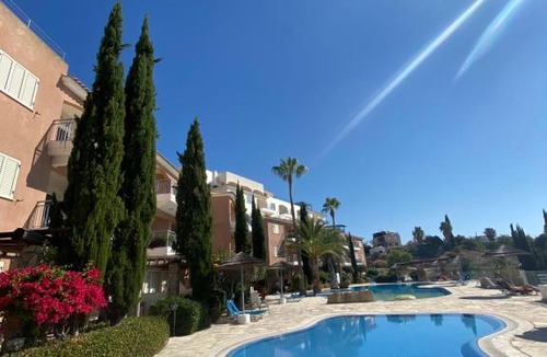 Geroskipou Apartment | Retro n’ Boujee 1BR Apt with Pool and Balcony