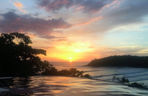 San Juan del Sur House | Romantic Beachfront Retreat - Surf, Pool & Views