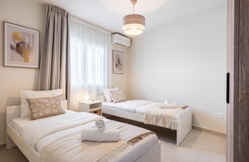 Oroklini Apartment | Ronin 2-Bedroom Apartment by the Sea