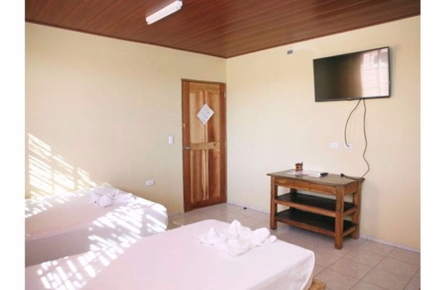 Managua Bed & Breakfast | ROOM 1-C - 3 SINGLE BEDS