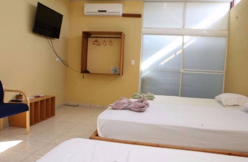 Managua Bed & Breakfast | ROOM 3-C - 3 SINGLE BEDS