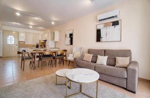 Old Town Apartment | Royal Seacrest F G6