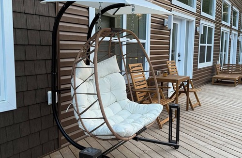 North Alton Apartment | Sakura Valley Studio Suite #7/Private Entrance in beautiful Annapolis Valley