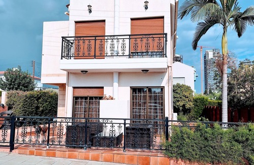 Agios Athanasios House | Salty Sunset Holiday Home