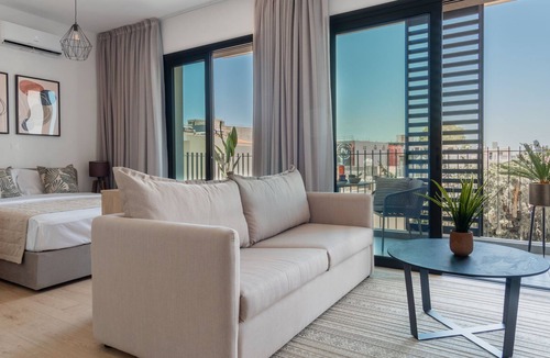 Historical Center Apartment | Sanders Armonta - Precious Studio w/ Balcony