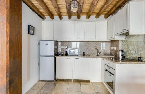 Arsos Apartment | Sanders Arsorama Arsos