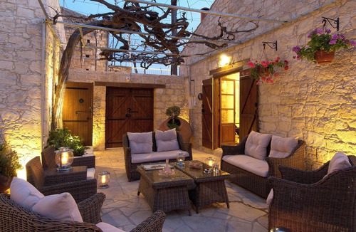 Arsos Apartment | Sanders Arsorama Great 1 Bdr Apt with Shared Patio