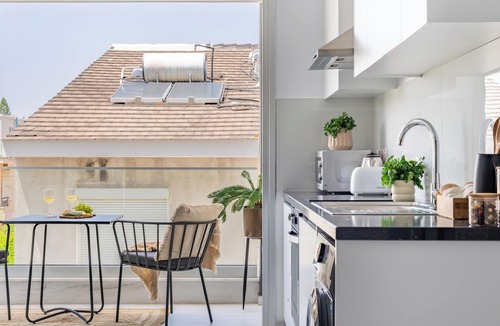 Limassol Apartment | Sanders Cruise - Lovely Studio Apt With Balcony