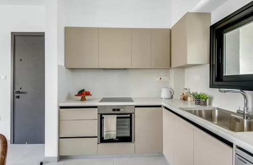 Limassol Apartment | Sanders Cruise-Spacious 2-bdr apt w2 balconies