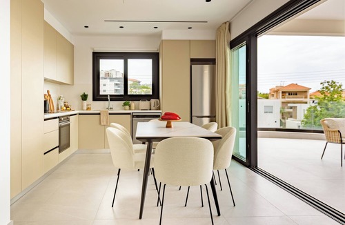 Agios Athanasios Apartment | Sanders Eduardovich - Cozy 2-Bdr with Balcony