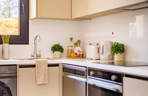 Agios Athanasios Apartment | Sanders Eduardovich - Cute 1 Bdr Apt with Balcony