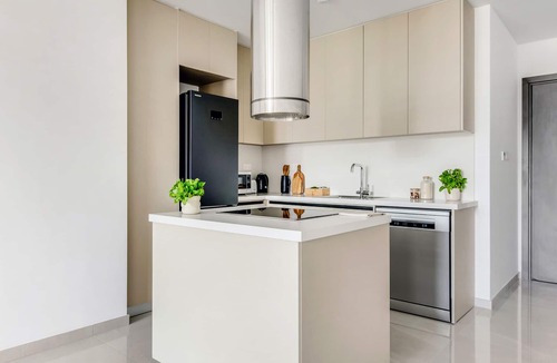 Neapolis Apartment | Sanders Premier - Cozy 2 bdr apt With Balcony