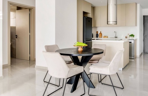 Neapolis Apartment | Sanders Premier - Cozy 2 bdr apt With Balcony