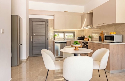 Agios Tychon Apartment | Sanders River Plaza - Cozy 1-Bdr Apt with Balcony