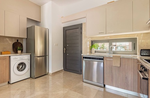 Agios Tychon Apartment | Sanders River Plaza - Cozy 1-Bdr Apt with Balcony