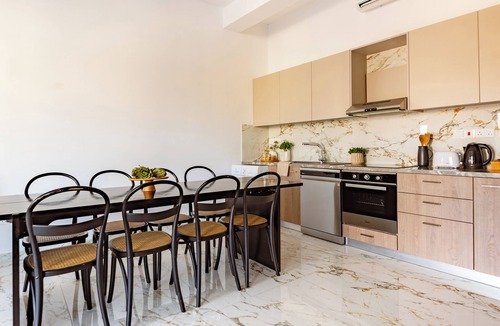 Agios Tychon Apartment | Sanders River Plaza - Smart 2-Bdr Apt with Terrace