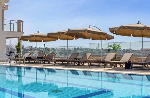 Chlorakas Apartment | Sanders Seaview - Chic 1 Bdr Apt
