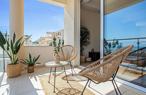 Chlorakas Apartment | Sanders Seaview - Dreamy 3 Bdr Apt with Seaview