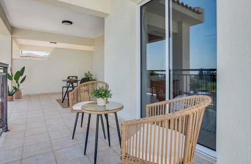 Chlorakas Apartment | Sanders Seaview - Fine 1 Bdr Apt with Seaview