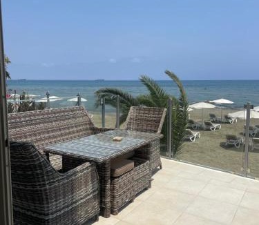 Larnaca Apartment | Sandy Kisses