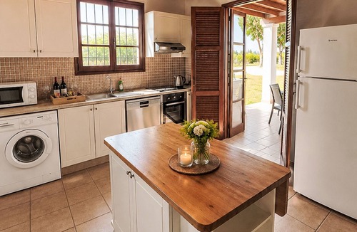 Polis House | Schönes Ferienhaus mit Balkon in Polis Chrysochous by Interhome