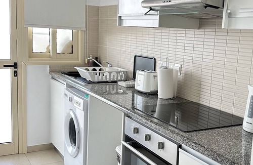 Universal Apartment | Sea View 2BD Apt - Elysia Park
