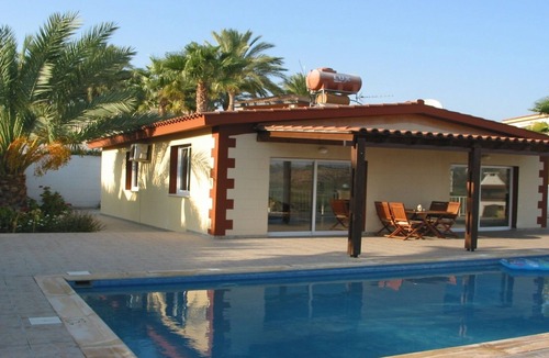 Pegeia Villa | Sea view, Bungalow, en-suite, Coral Bay, disable friendly, private