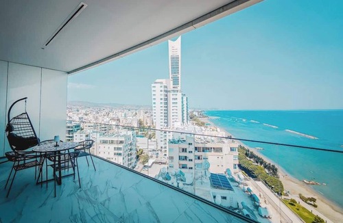 Historical Center Apartment | Seafront Luxury Apt w/Infinity Pool & Spa