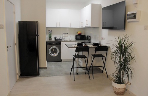 Potamos tis Germasogeias Apartment | Seaside Cozy & Modern Studio