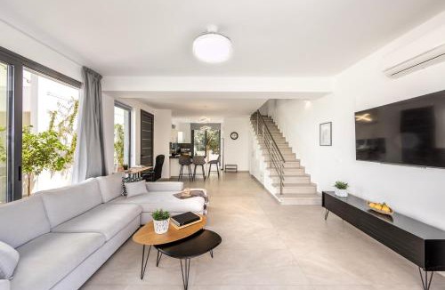 Kapparis House | Seaside Emerald
