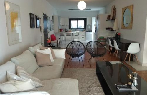 Agios Athanasios Apartment | Seaside Spacious Apartment with Sea View