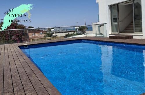 Skala Apartment | Seaview City Retreat