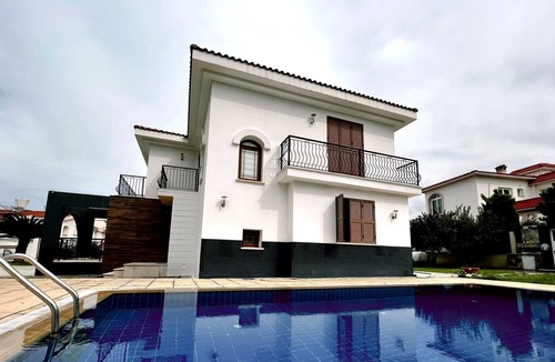 Yenisehir Apartment | Separate Villa with Pool and Garden in Bellapais