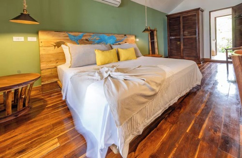 Little Corn Island Hotel | Serene Boat Room Retreat at Yemaya Reefs, Nature's Paradise in Nicaragua