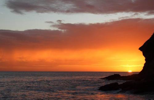 Northern Atlantic Autonomous Region Villa | Shankton Harbour 3 Bedroom 4 Bathroom Beach House w Private BEACH SEA path