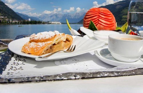 Zell am See Cottage | Six-bed room with shower, toilet, non-smoking - YOUNG HOTEL ZELL AM SEE
