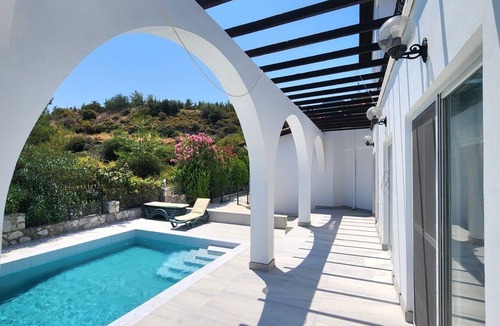 Catalkoy Villa | Sleeps6-PrivatePool-SeaViews-PetFriendly